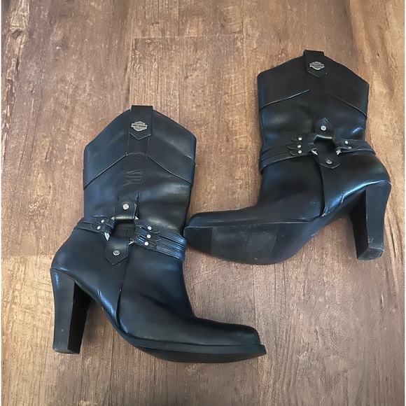 Harley-Davidson Shoes - Black Leather Harley Davidson High Heeled Boots.
